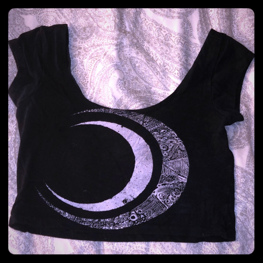 Crescent moon crop top 🌙